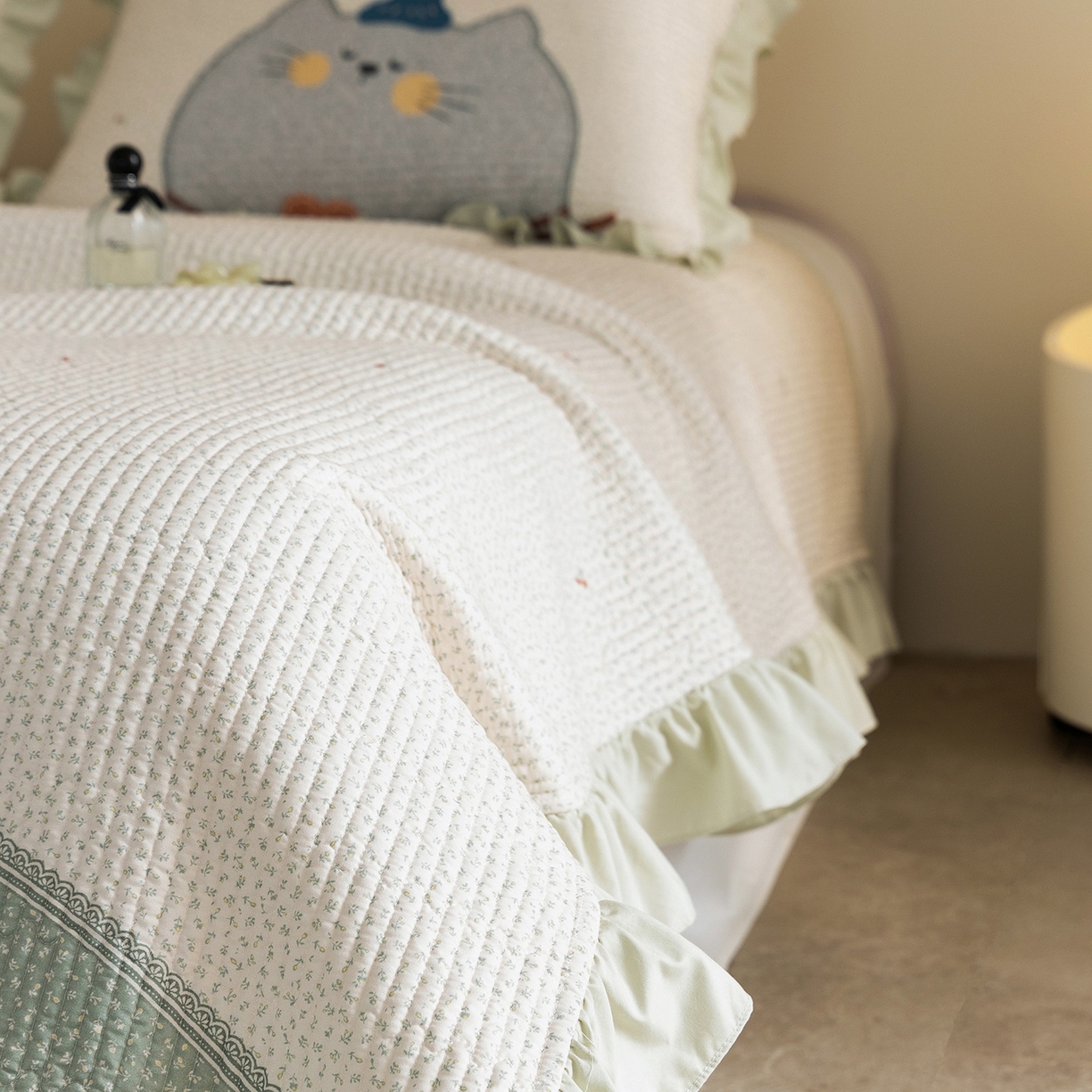 91家纺网 家纺一手货源 找家纺 立奥被业 2026新品古法水洗棉夏被仿棉大版床盖防棉大版夏被 喵星绿