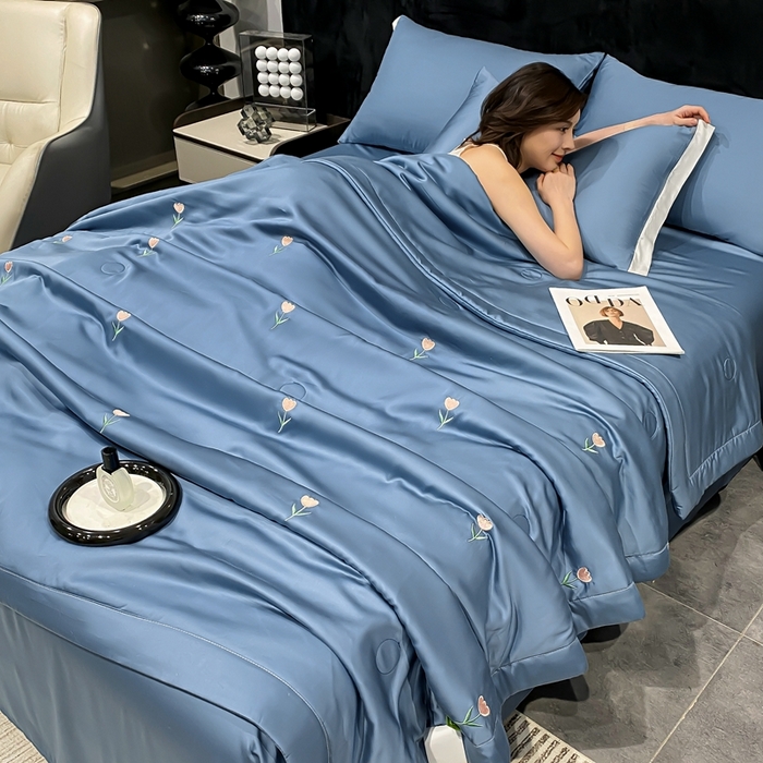 益多眠 2026新款水洗真丝刺绣夏被夏凉被空调被四件套 花朵宾利蓝