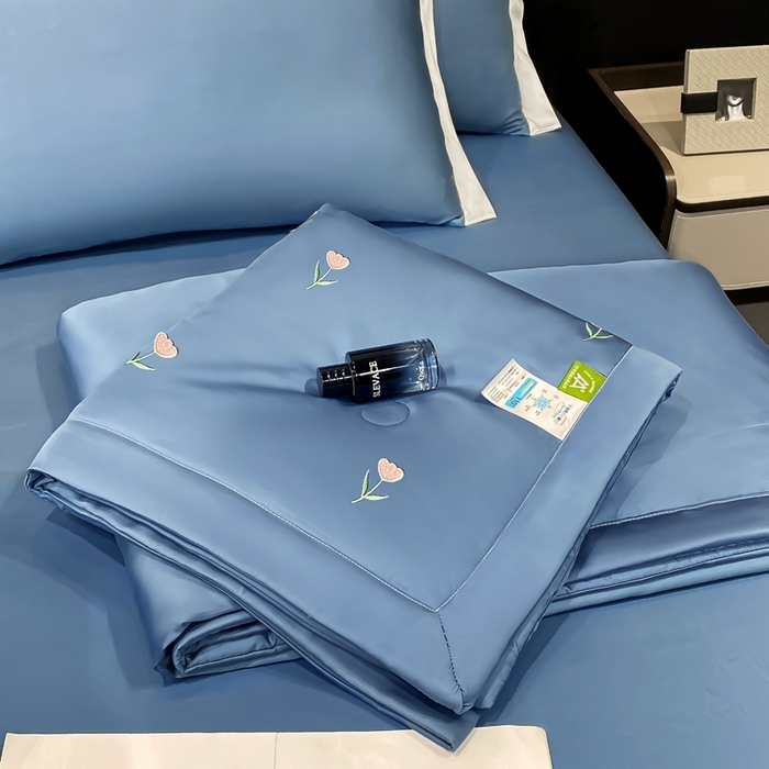 91家纺网 家纺一手货源 找家纺 益多眠 2026新款水洗真丝刺绣夏被夏凉被空调被四件套 花朵宾利蓝