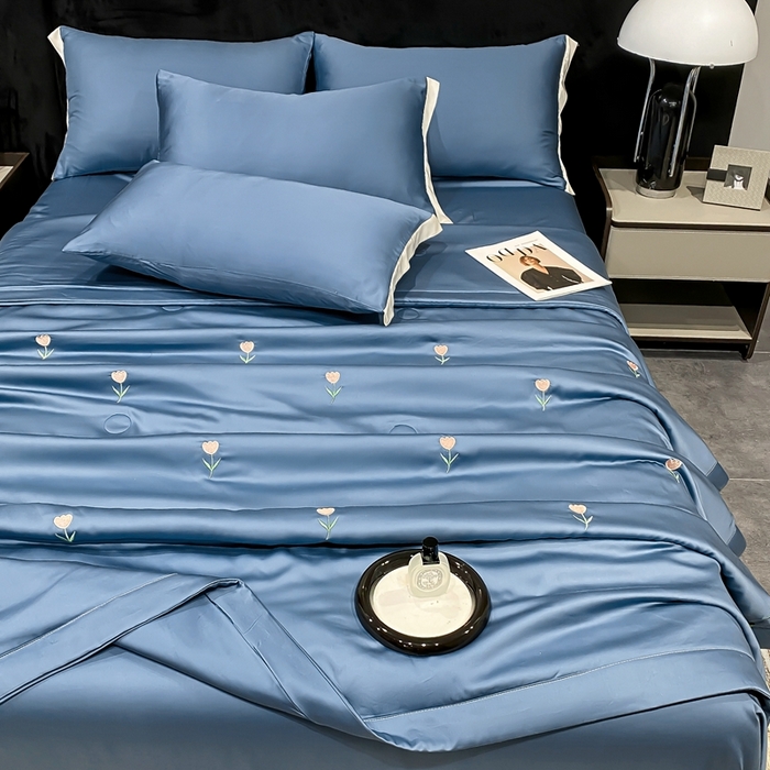 91家纺网 家纺一手货源 找家纺 益多眠 2026新款水洗真丝刺绣夏被夏凉被空调被四件套 花朵宾利蓝