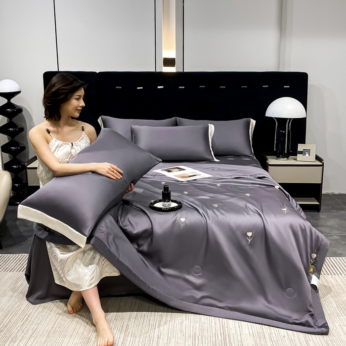 91家纺网 家纺一手货源 找家纺 益多眠 2026新款水洗真丝刺绣夏被夏凉被空调被四件套 花朵高级灰