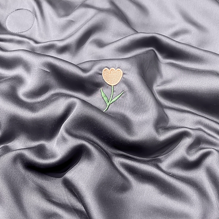 91家纺网 家纺一手货源 找家纺 益多眠 2026新款水洗真丝刺绣夏被夏凉被空调被四件套 花朵高级灰