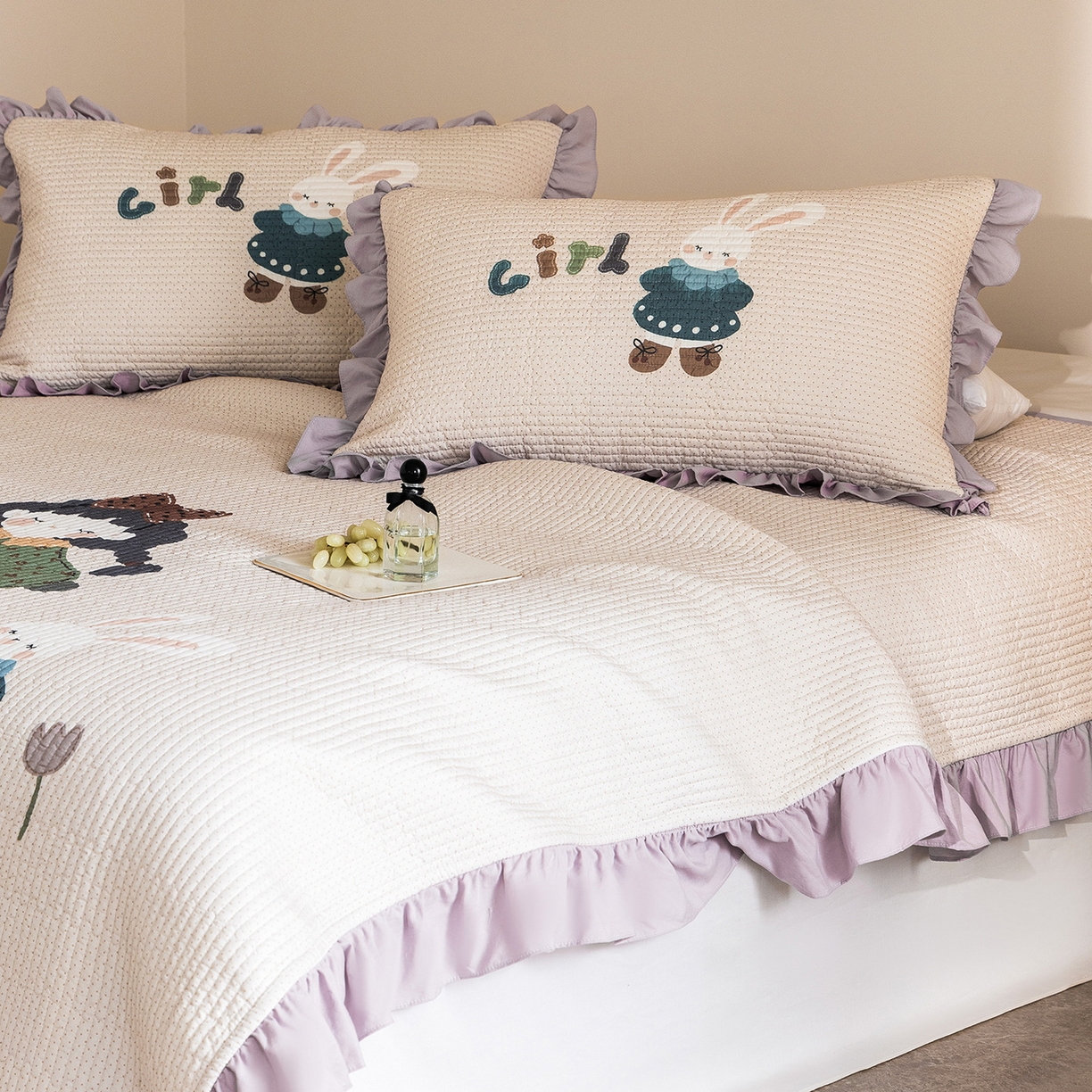 91家纺网 家纺一手货源 找家纺 立奥被业 2026新品古法水洗棉夏被仿棉大版床盖防棉大版夏被 快乐童年紫