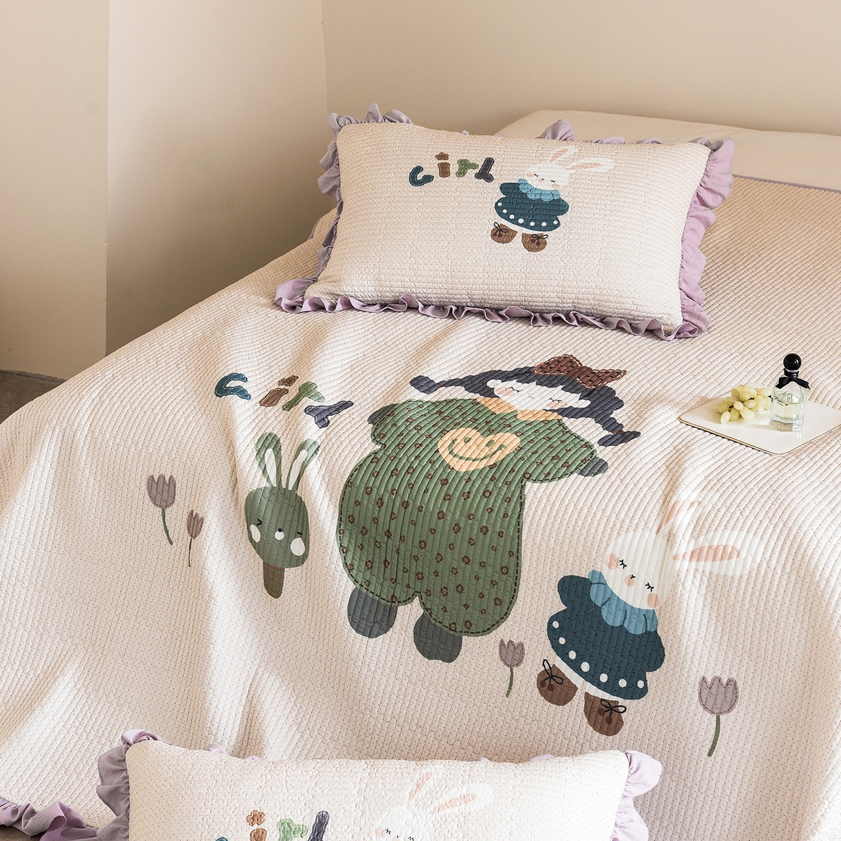 91家纺网 家纺一手货源 找家纺 立奥被业 2026新品古法水洗棉夏被仿棉大版床盖防棉大版夏被 快乐童年紫