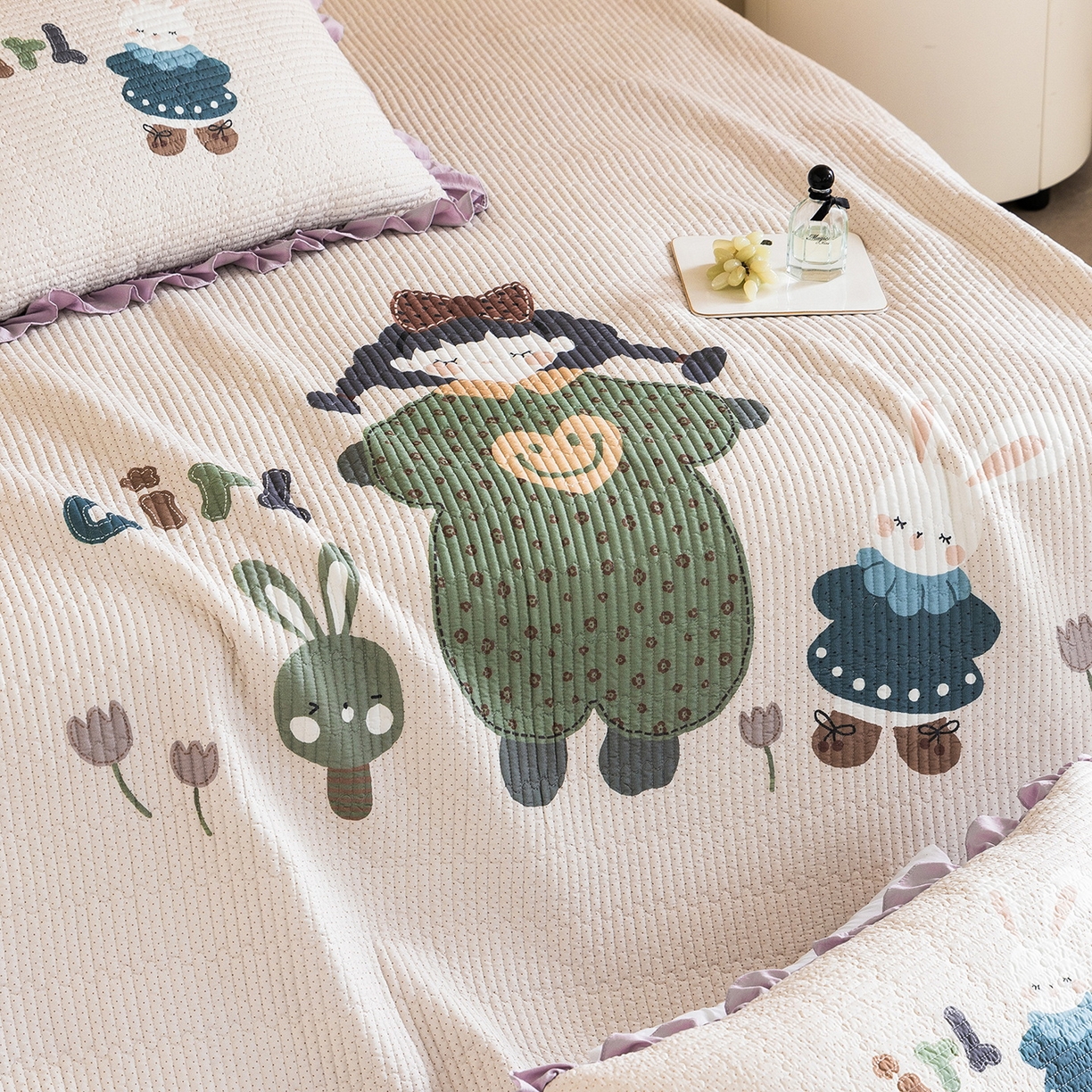 91家纺网 家纺一手货源 找家纺 立奥被业 2026新品古法水洗棉夏被仿棉大版床盖防棉大版夏被 快乐童年紫