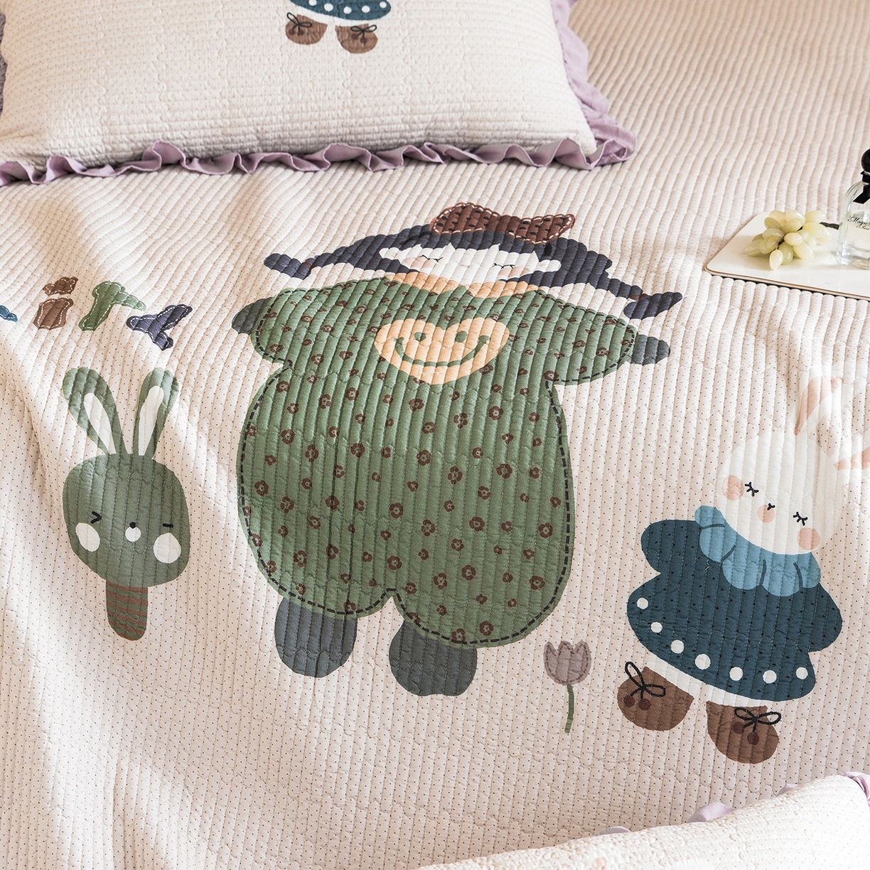 91家纺网 家纺一手货源 找家纺 立奥被业 2026新品古法水洗棉夏被仿棉大版床盖防棉大版夏被 快乐童年紫