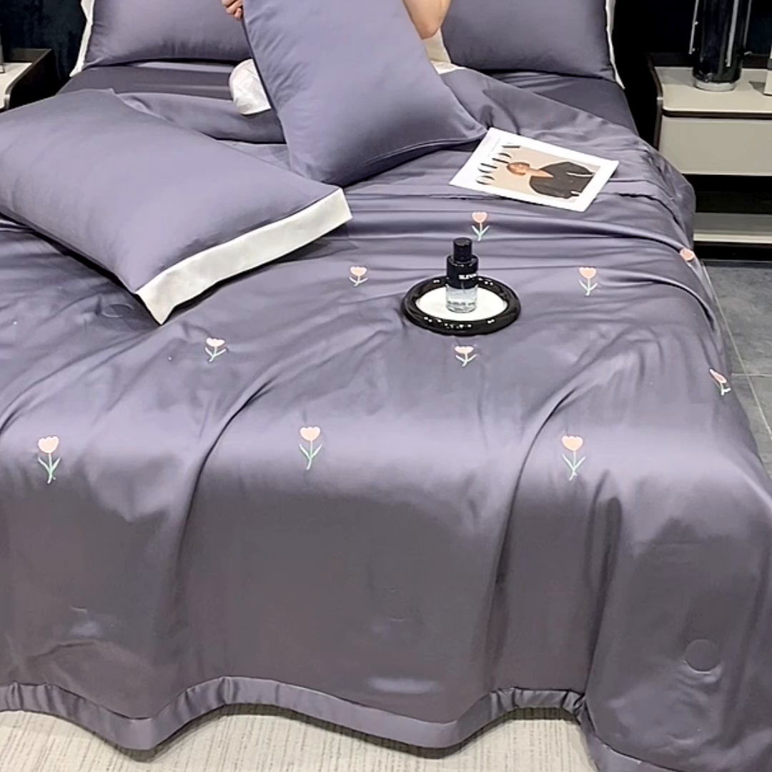 91家纺网 家纺一手货源 找家纺 益多眠 2026新款水洗真丝刺绣夏被夏凉被空调被四件套 花朵高级灰