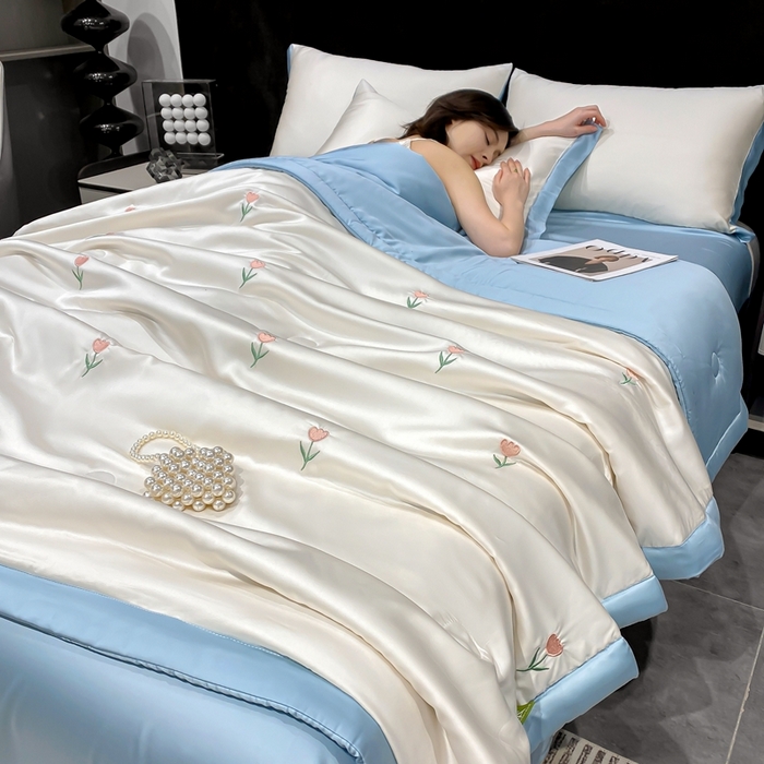 益多眠 2026新款水洗真丝刺绣夏被夏凉被空调被四件套 花朵奶白兰