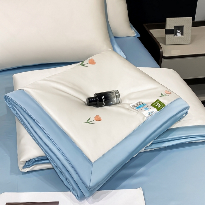 91家纺网 家纺一手货源 找家纺 益多眠 2026新款水洗真丝刺绣夏被夏凉被空调被四件套 花朵奶白兰