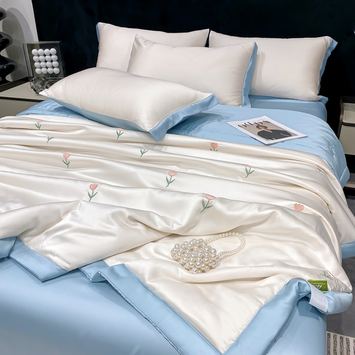 91家纺网 家纺一手货源 找家纺 益多眠 2026新款水洗真丝刺绣夏被夏凉被空调被四件套 花朵奶白兰