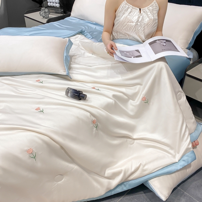 91家纺网 家纺一手货源 找家纺 益多眠 2026新款水洗真丝刺绣夏被夏凉被空调被四件套 花朵奶白兰