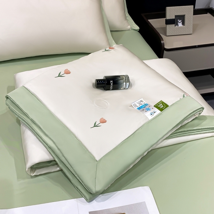 91家纺网 家纺一手货源 找家纺 益多眠 2026新款水洗真丝刺绣夏被夏凉被空调被四件套 花朵奶白绿