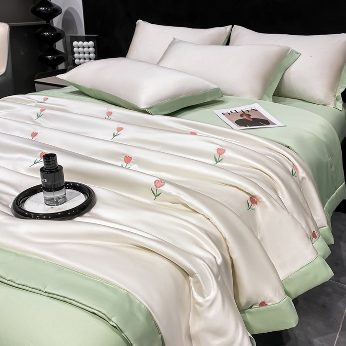 91家纺网 家纺一手货源 找家纺 益多眠 2026新款水洗真丝刺绣夏被夏凉被空调被四件套 花朵奶白绿