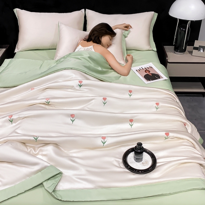 91家纺网 家纺一手货源 找家纺 益多眠 2026新款水洗真丝刺绣夏被夏凉被空调被四件套 花朵奶白绿