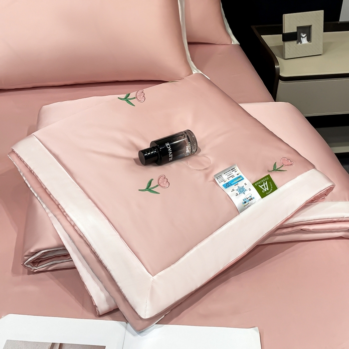 91家纺网 家纺一手货源 找家纺 益多眠 2026新款水洗真丝刺绣夏被夏凉被空调被四件套 花朵奶油粉