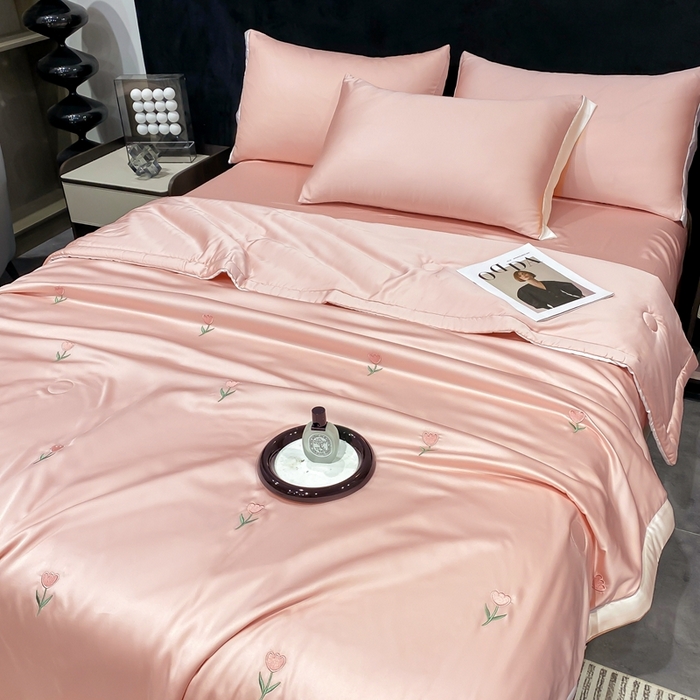 91家纺网 家纺一手货源 找家纺 益多眠 2026新款水洗真丝刺绣夏被夏凉被空调被四件套 花朵奶油粉