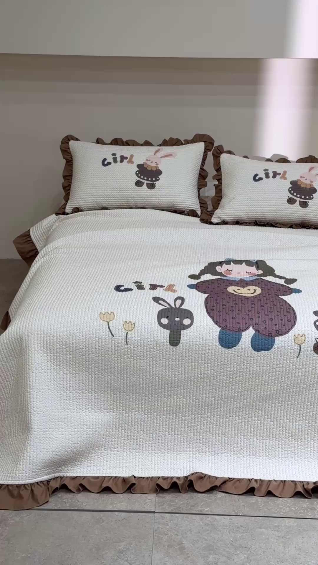 91家纺网 家纺一手货源 找家纺 立奥被业 2026新品古法水洗棉夏被仿棉大版床盖防棉大版夏被 快乐童年咖