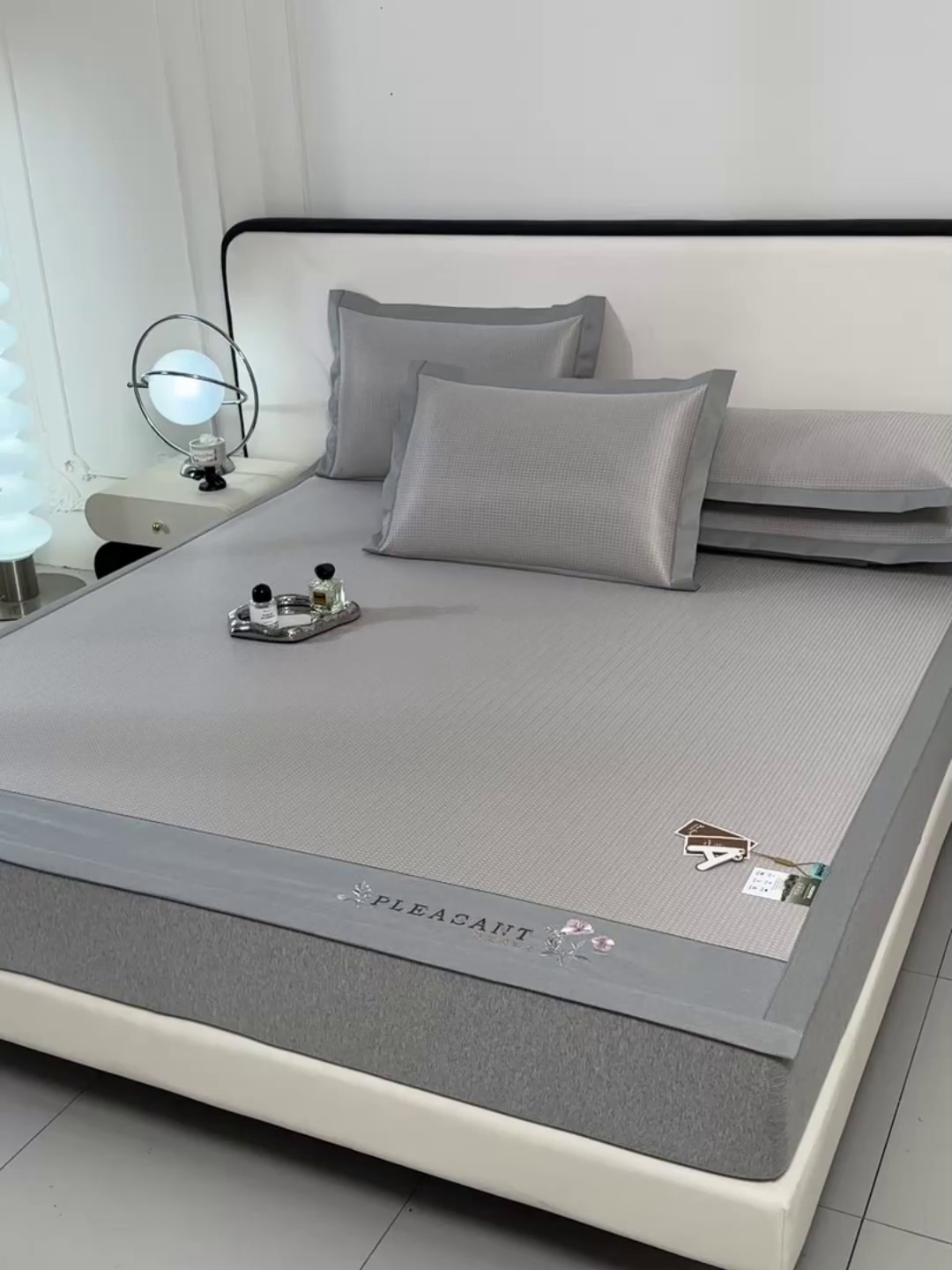 91家纺网 家纺一手货源 找家纺 小牛席业 2026新款华夫格-鲜花清凉冰丝席系列 香槟