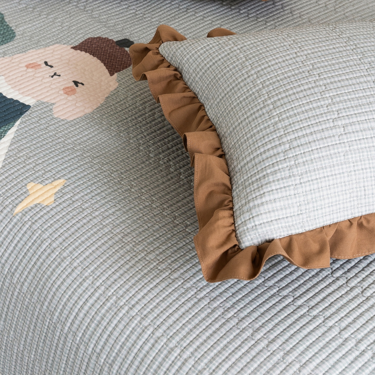 91家纺网 家纺一手货源 找家纺 立奥被业 2026新品古法水洗棉夏被仿棉大版床盖防棉大版夏被 童梦咖