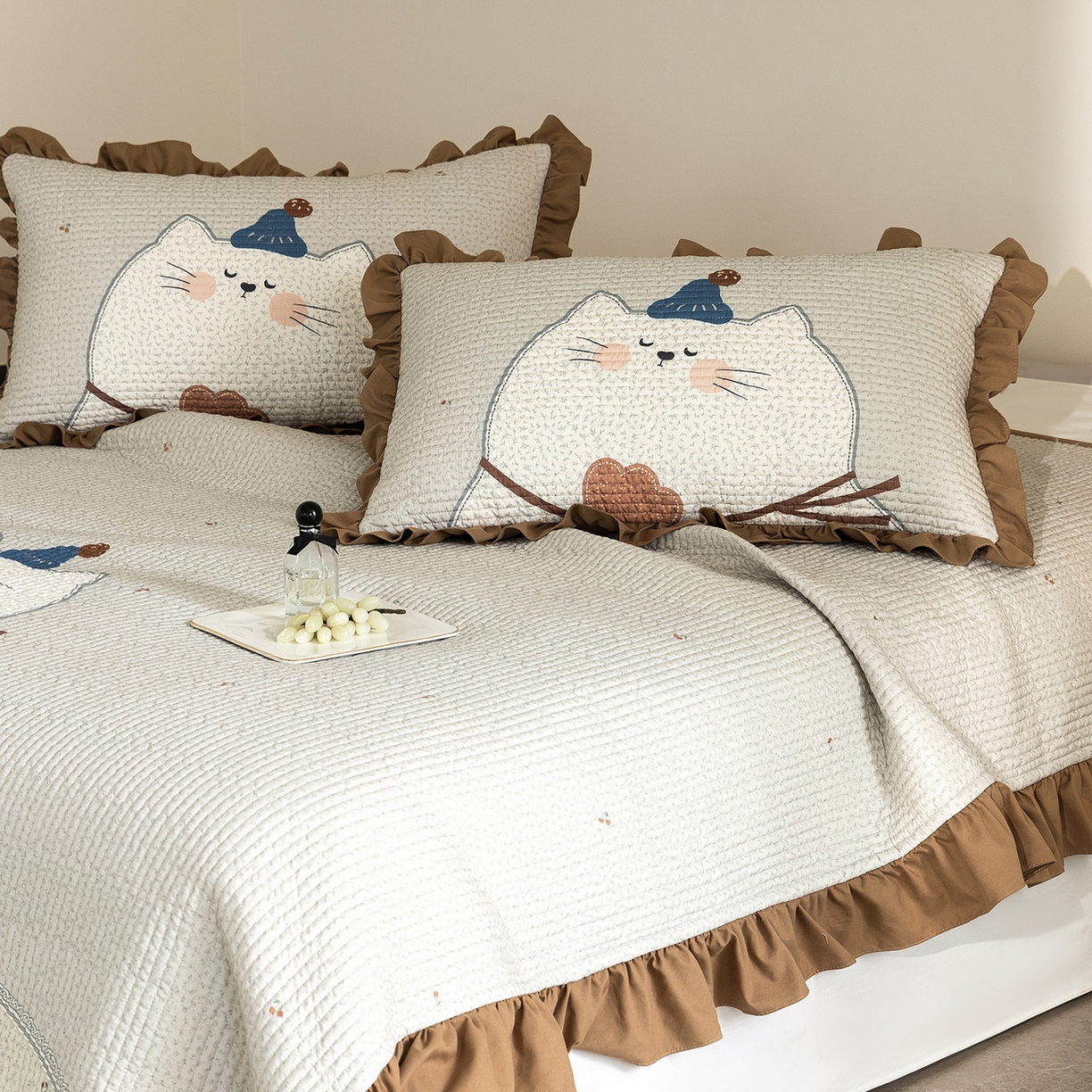 91家纺网 家纺一手货源 找家纺 立奥被业 2026新品古法水洗棉夏被仿棉大版床盖防棉大版夏被 喵星咖