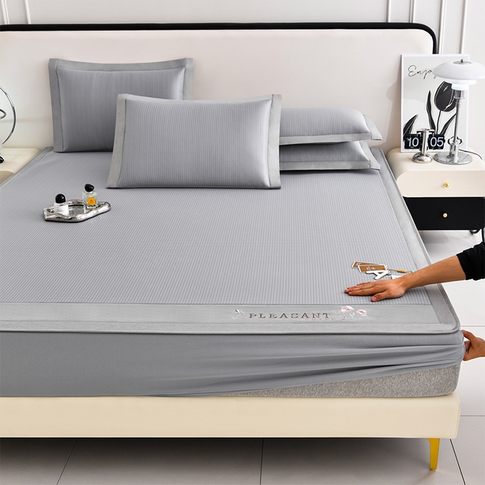 91家纺网 家纺一手货源 找家纺 小牛席业 2026新款四件套华夫格-鲜花凉感冰丝席系列（床笠款） 灰色