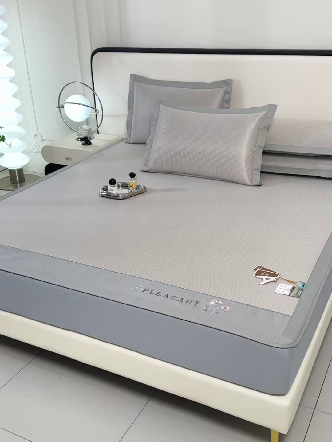 91家纺网 家纺一手货源 找家纺 小牛席业 2026新款四件套华夫格-鲜花凉感冰丝席系列（床笠款） 香槟