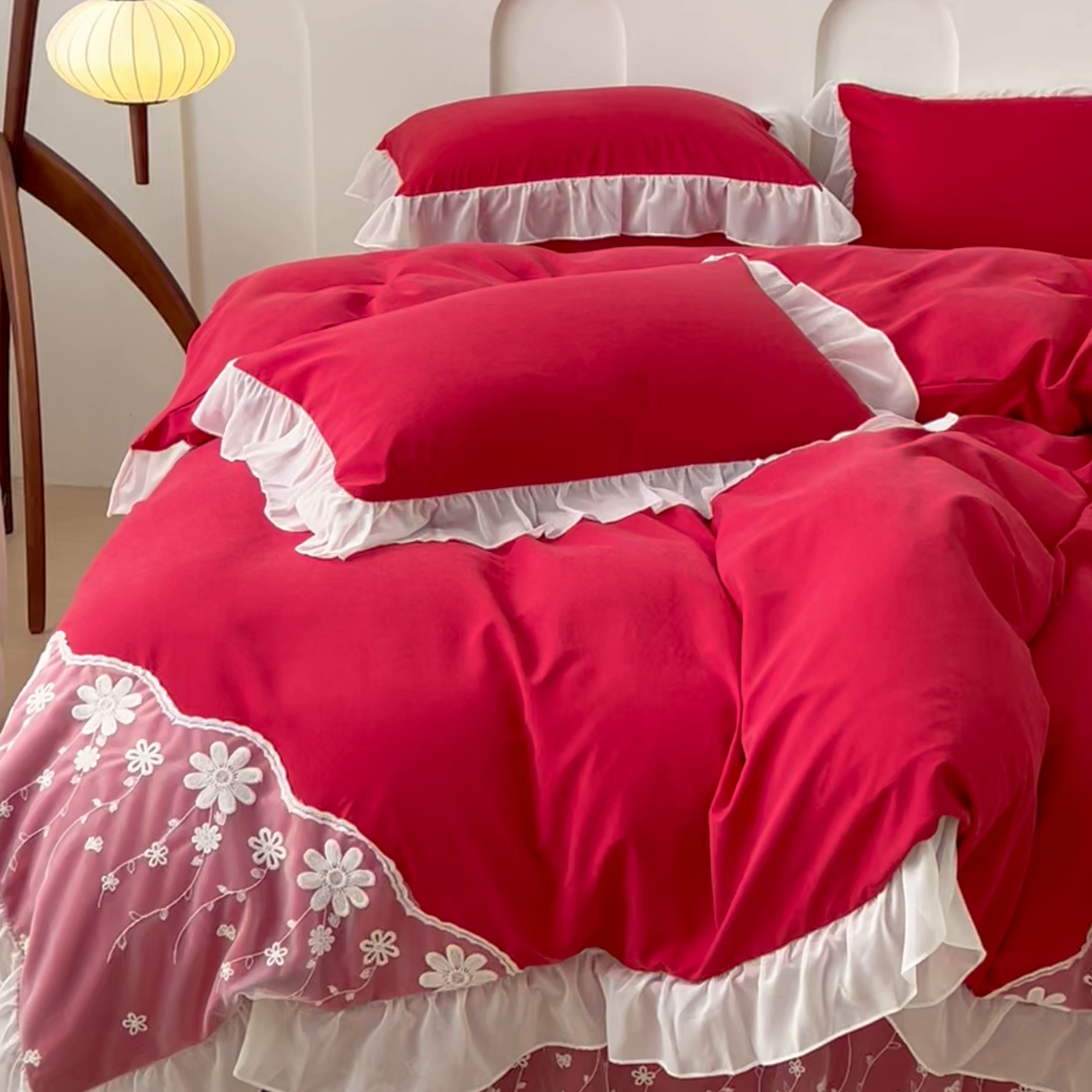 91家纺网 家纺一手货源 找家纺 睡美人 2026新款锦棉蕾丝款系列韩版公主风床裙四件套-花舞 花舞-胭脂红