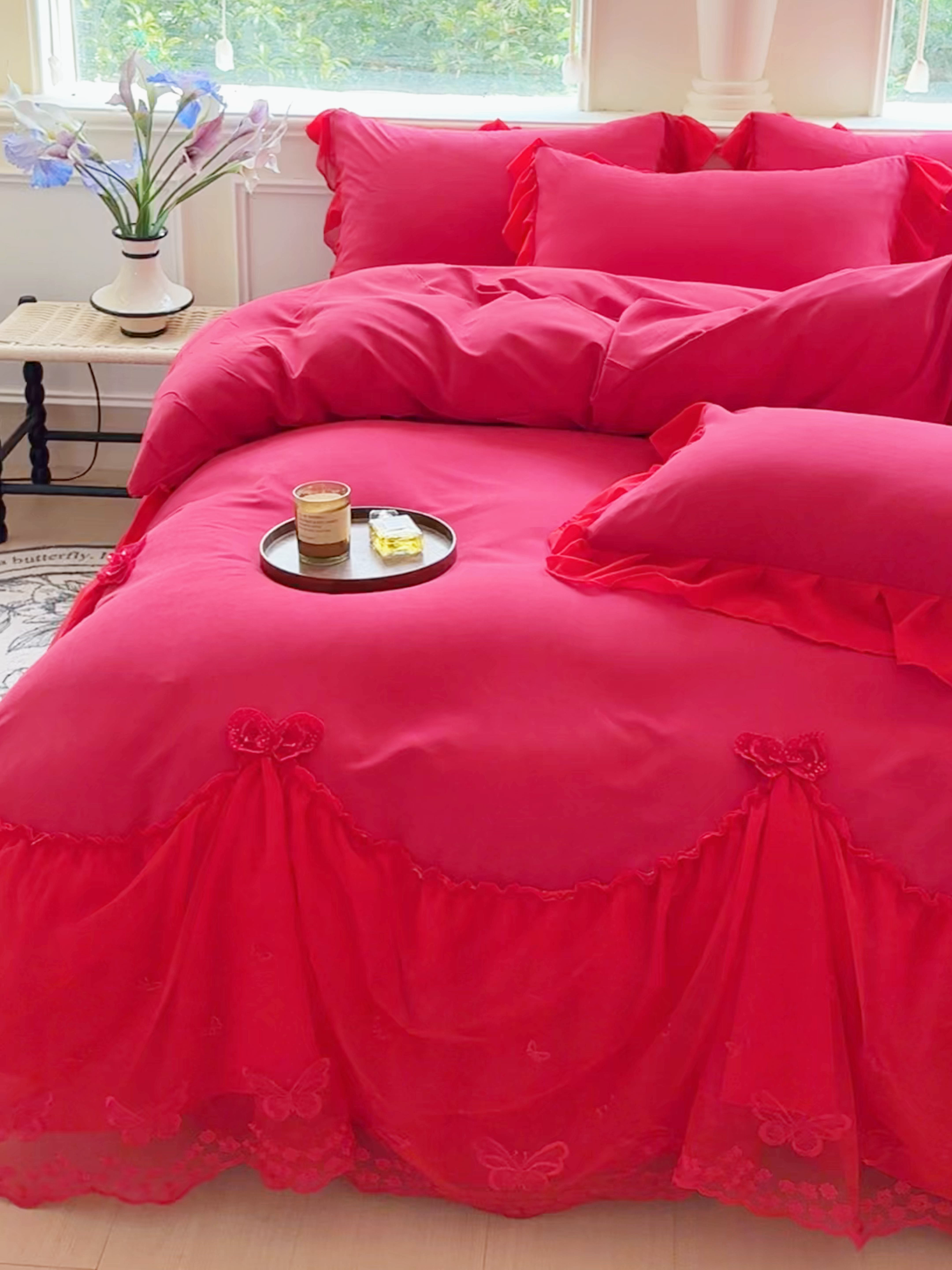 91家纺网 家纺一手货源 找家纺 睡美人 2026新款锦棉糯糯棉韩版蕾丝公主款双层纱被套床裙四件套-翩翩起舞 翩翩起舞-胭脂红