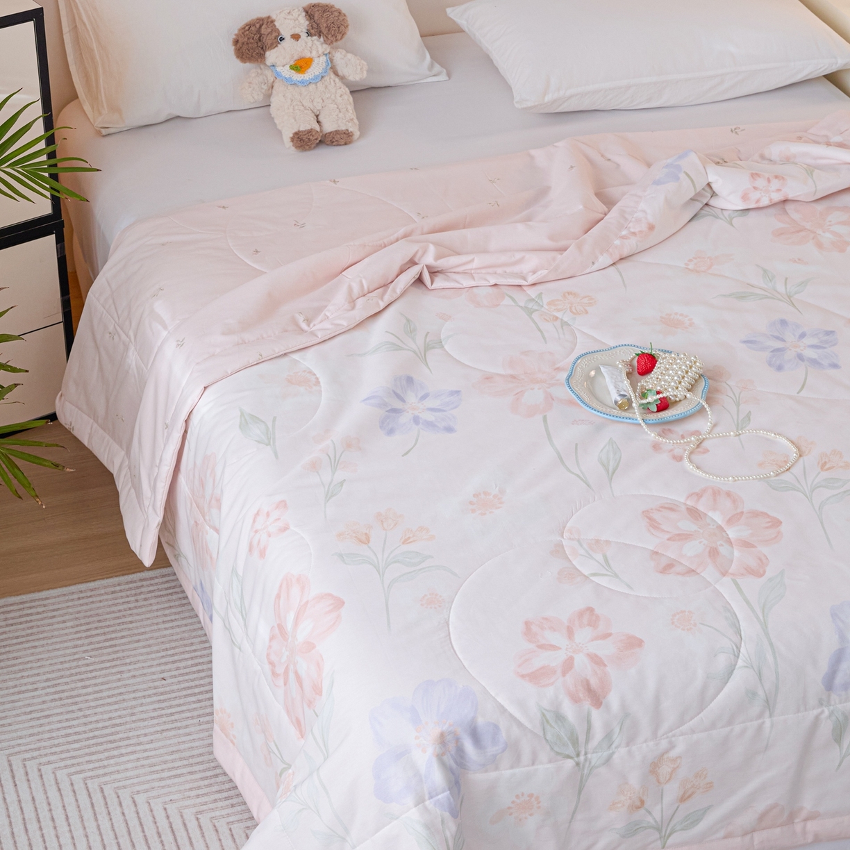 91家纺网 家纺一手货源 找家纺 亿莱鑫 2026春夏新款全棉水洗印花夏被夏凉被空调被 花开半夏