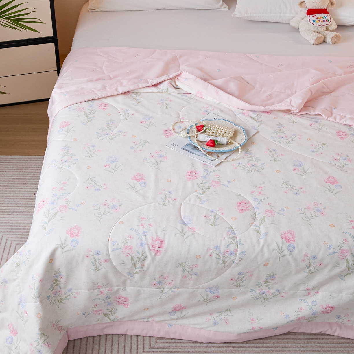 91家纺网 家纺一手货源 找家纺 亿莱鑫 2026春夏新款全棉水洗印花夏被夏凉被空调被 浪漫玫瑰