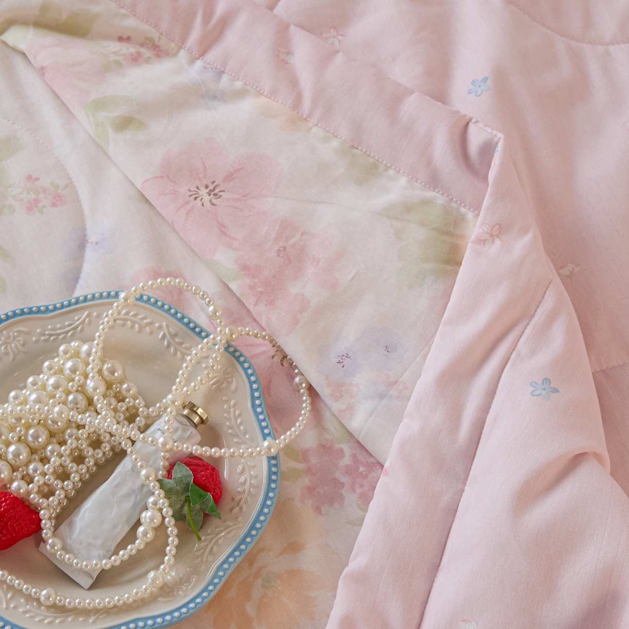 91家纺网 家纺一手货源 找家纺 亿莱鑫 2026春夏新款全棉水洗印花夏被夏凉被空调被 梦幻花园