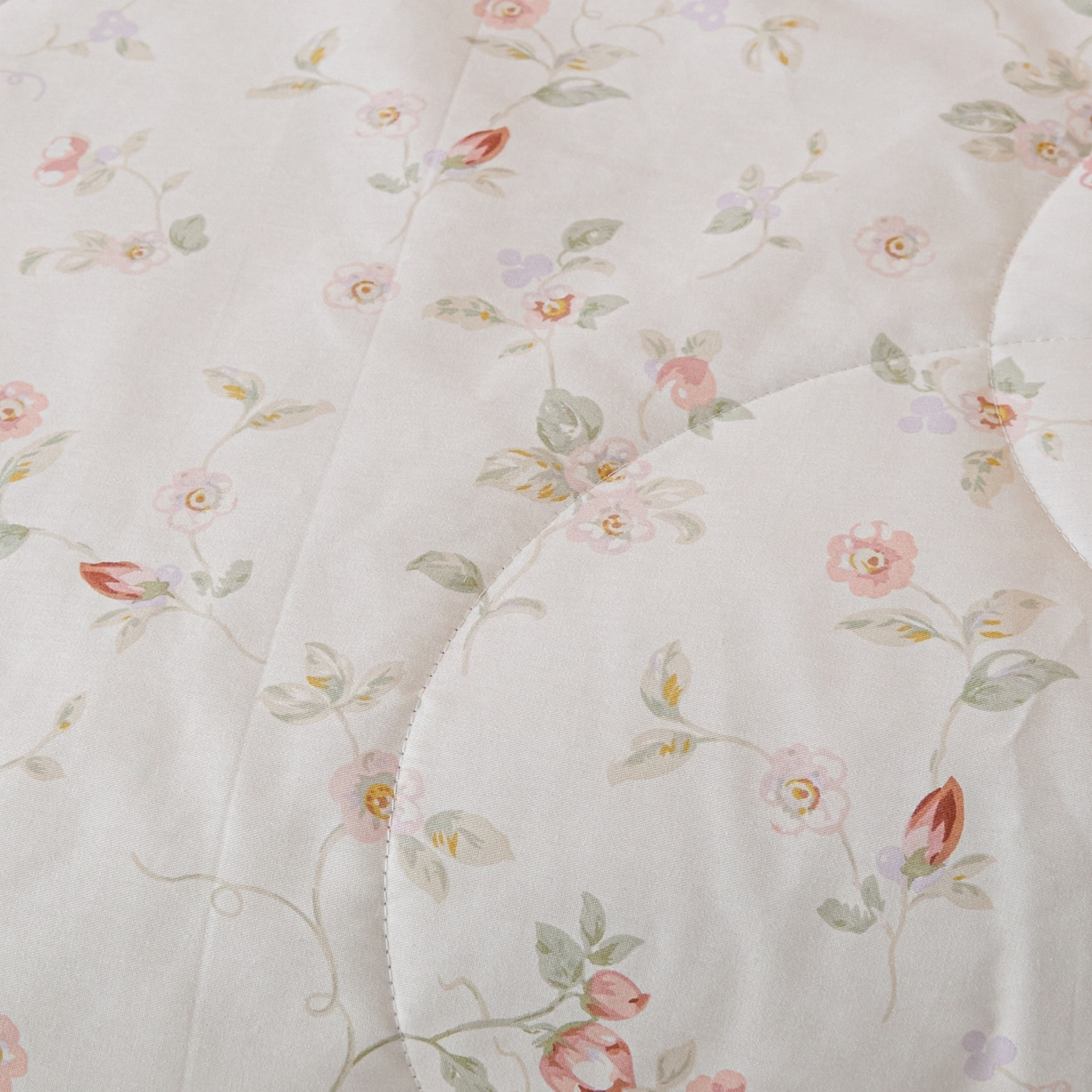 91家纺网 家纺一手货源 找家纺 亿莱鑫 2026春夏新款全棉水洗印花夏被夏凉被空调被 枕边花语