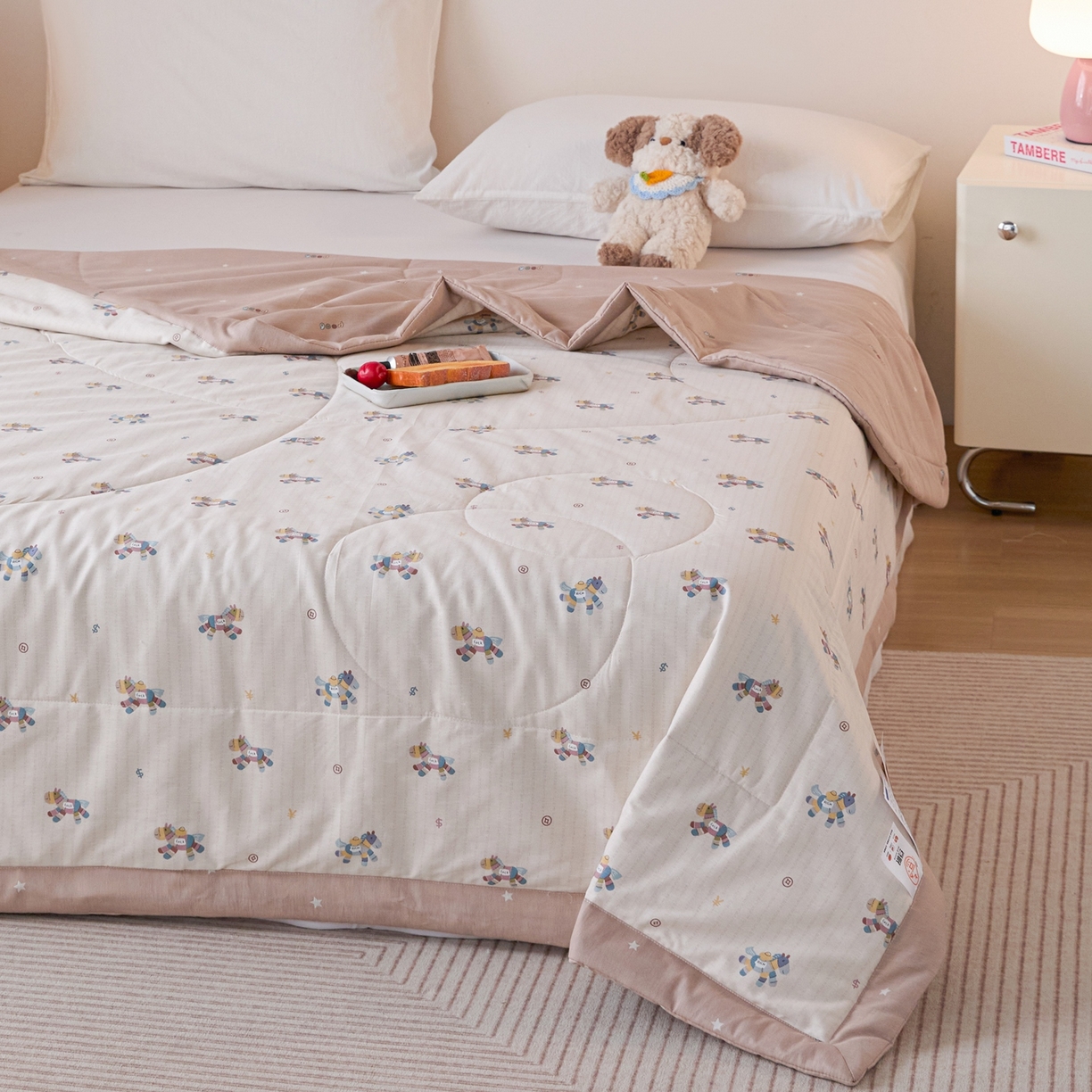 91家纺网 家纺一手货源 找家纺 亿莱鑫 2026春夏新款全棉水洗印花夏被夏凉被空调被 马上有钱