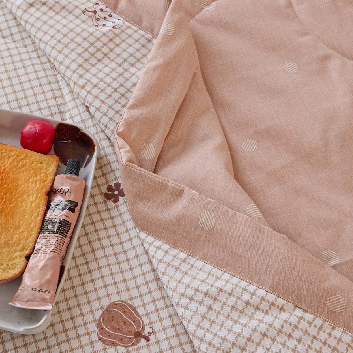 91家纺网 家纺一手货源 找家纺 亿莱鑫 2026春夏新款全棉水洗印花夏被夏凉被空调被 格子南瓜