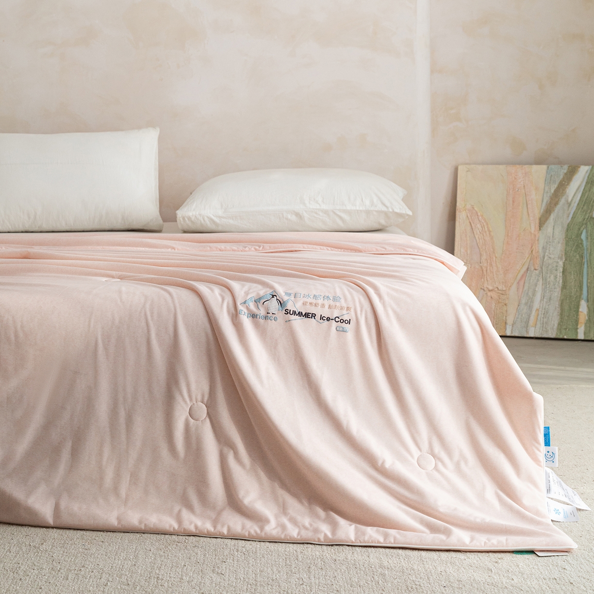 91家纺网 家纺一手货源 找家纺 亿莱鑫 2026春夏新款纯色仿锦氨凉感夏被夏凉被空调被 夏日企鹅-粉