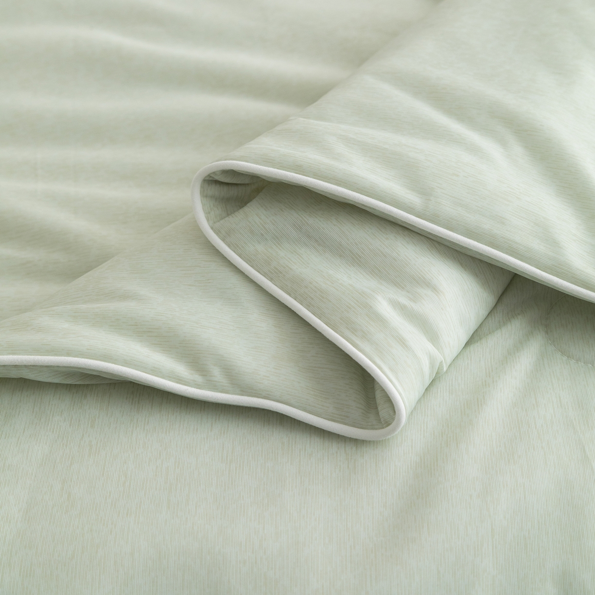 91家纺网 家纺一手货源 找家纺 亿莱鑫 2026春夏新款纯色仿锦氨凉感夏被夏凉被空调被 夏日企鹅-绿