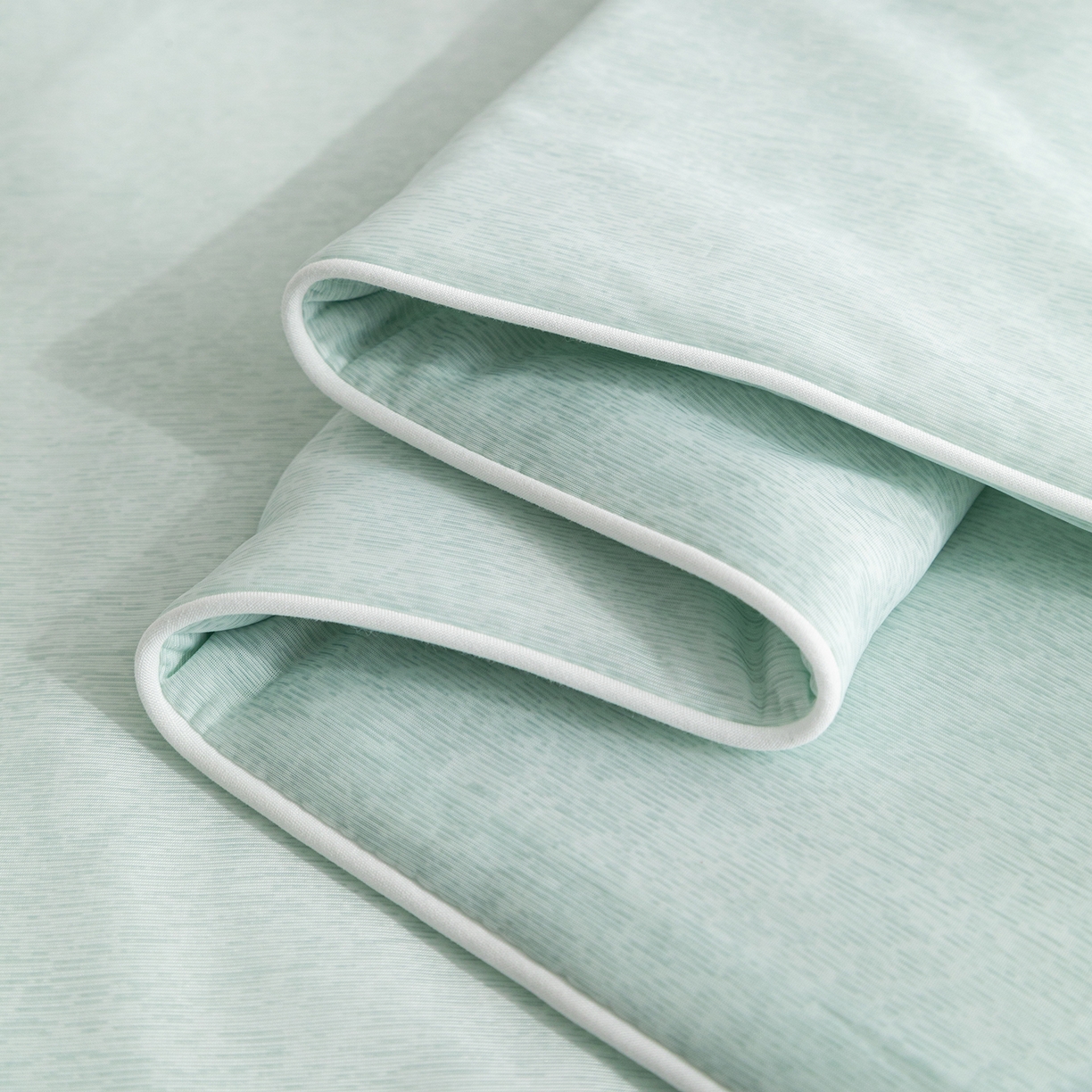 91家纺网 家纺一手货源 找家纺 亿莱鑫 2026春夏新款纯色仿锦氨凉感夏被夏凉被空调被 夏日企鹅-青