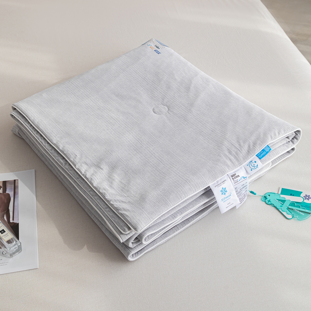 91家纺网 家纺一手货源 找家纺 亿莱鑫 2026春夏新款纯色仿锦氨凉感夏被夏凉被空调被 组合图仅供展示不可下单