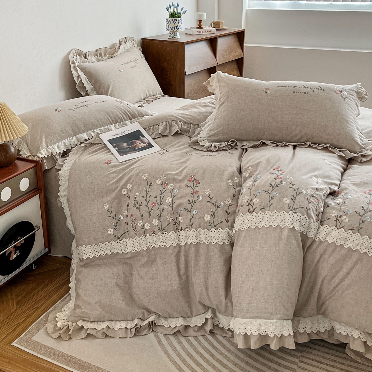 91家纺网 家纺一手货源 找家纺 迪欧芙 2026春夏新款棉麻刺绣床单款四件套-迷迭花香 迷迭花香-卡其