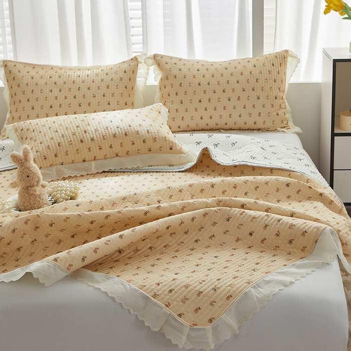 91家纺网 家纺一手货源 找家纺 舒居家纺 2026新款全棉双层纱花边床盖单件床盖单品单床盖 可艾兔