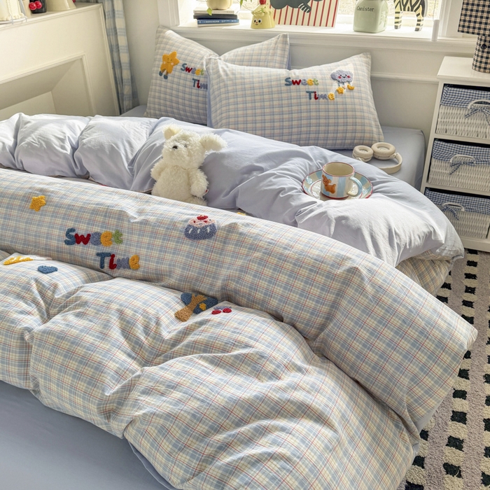 91家纺网 家纺一手货源 找家纺 寐居家纺 2026新款A类色织全棉水洗棉格子毛巾绣四件套系列 浅格恐龙