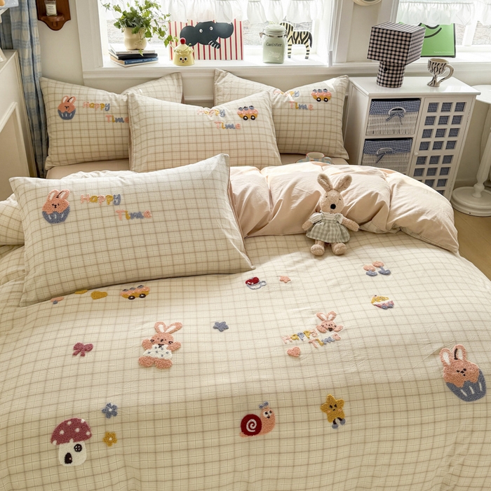 91家纺网 家纺一手货源 找家纺 寐居家纺 2026新款A类色织全棉水洗棉格子毛巾绣四件套系列 格纹兔语