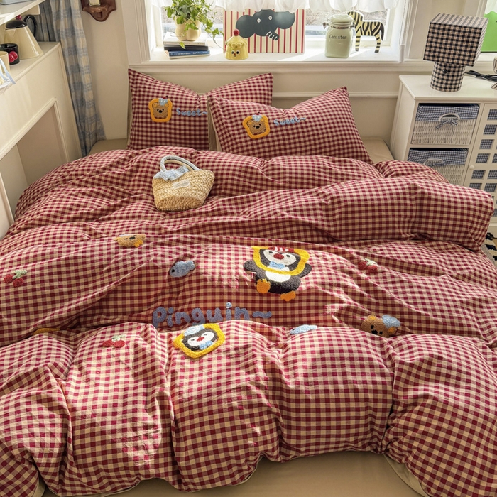 寐居家纺 2026新款A类色织全棉水洗棉格子毛巾绣四件套系列 红格企鹅