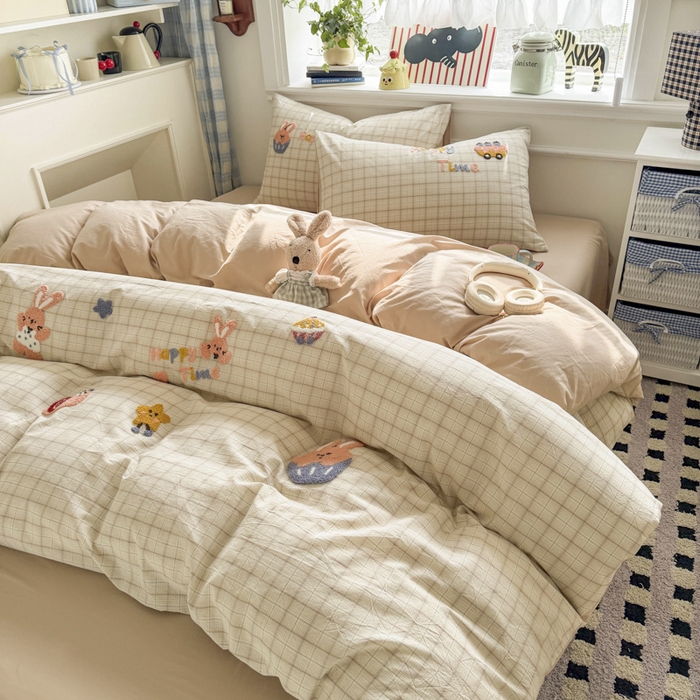 91家纺网 家纺一手货源 找家纺 寐居家纺 2026新款A类色织全棉水洗棉格子毛巾绣四件套系列 格纹兔语