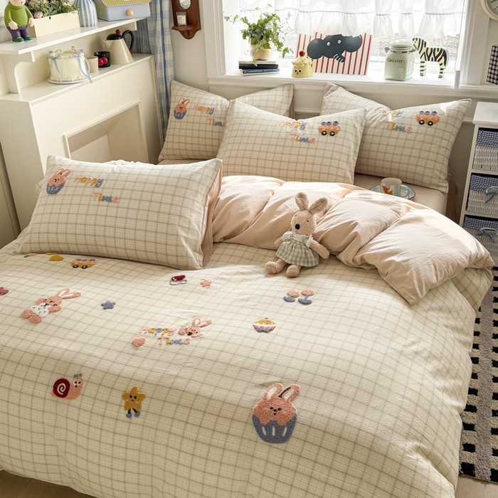 91家纺网 家纺一手货源 找家纺 寐居家纺 2026新款A类色织全棉水洗棉格子毛巾绣四件套系列 格纹兔语