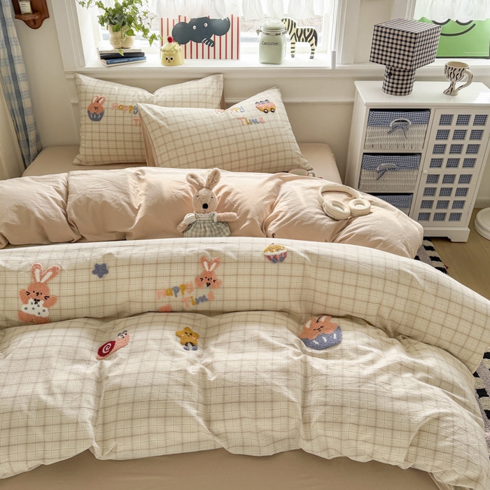 91家纺网 家纺一手货源 找家纺 寐居家纺 2026新款A类色织全棉水洗棉格子毛巾绣四件套系列 格纹兔语