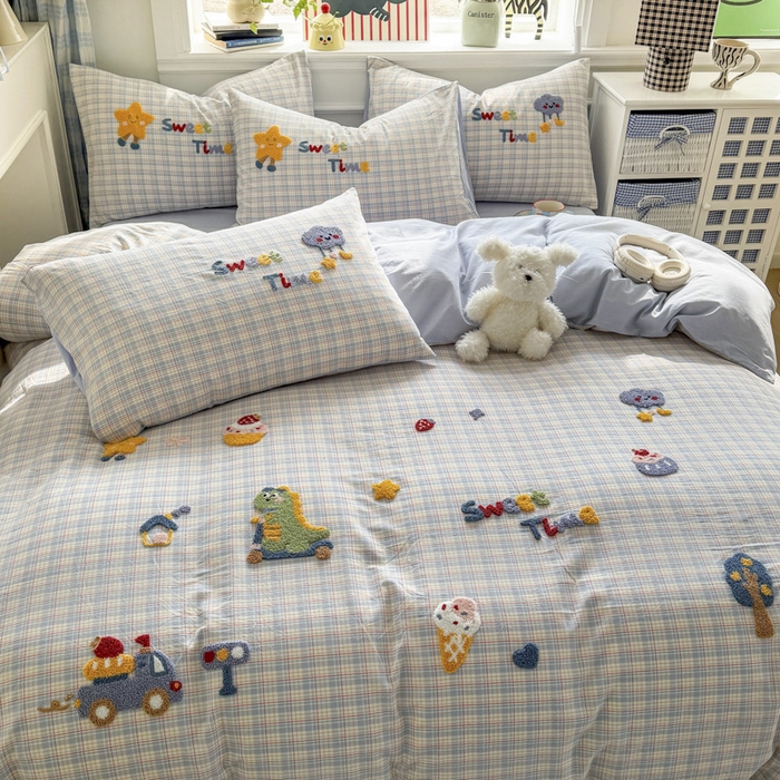 91家纺网 家纺一手货源 找家纺 寐居家纺 2026新款A类色织全棉水洗棉格子毛巾绣四件套系列 浅格恐龙