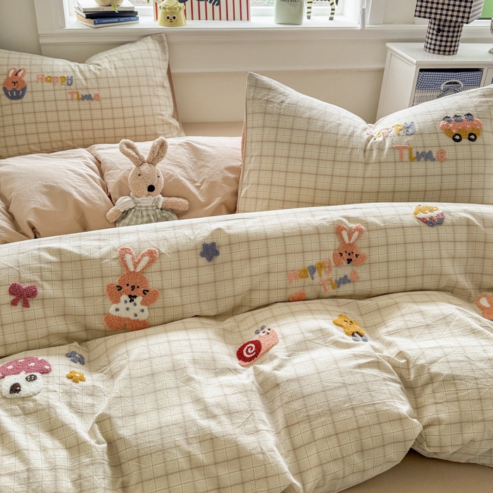 91家纺网 家纺一手货源 找家纺 寐居家纺 2026新款A类色织全棉水洗棉格子毛巾绣四件套系列 格纹兔语