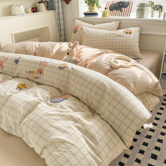 91家纺网 家纺一手货源 找家纺 寐居家纺 2026新款A类色织全棉水洗棉格子毛巾绣四件套系列 格纹兔语