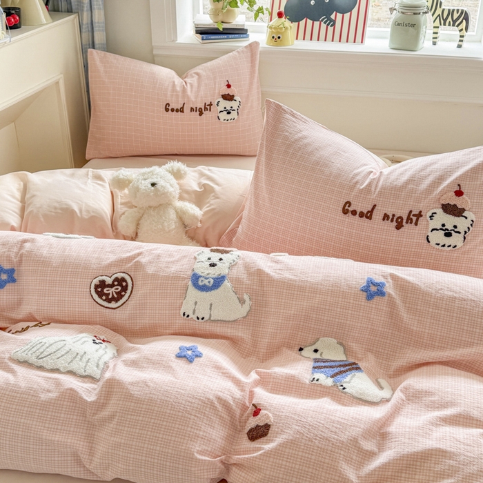 91家纺网 家纺一手货源 找家纺 寐居家纺 2026新款A类色织全棉水洗棉格子毛巾绣四件套系列 粉格汪仔